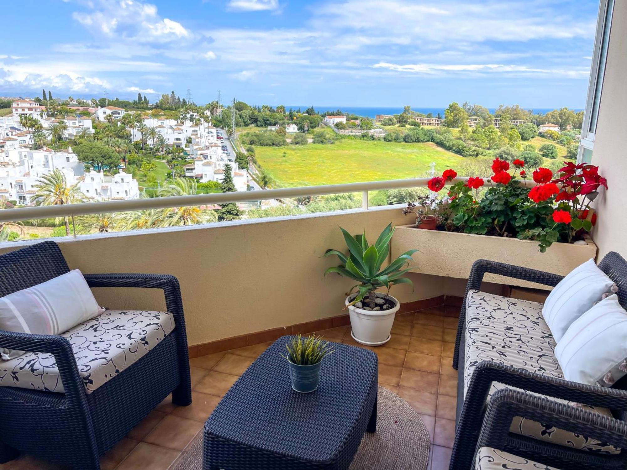 Modern Apartment With Terrace - 2 Min From The Beach Εστεπόνα Εξωτερικό φωτογραφία