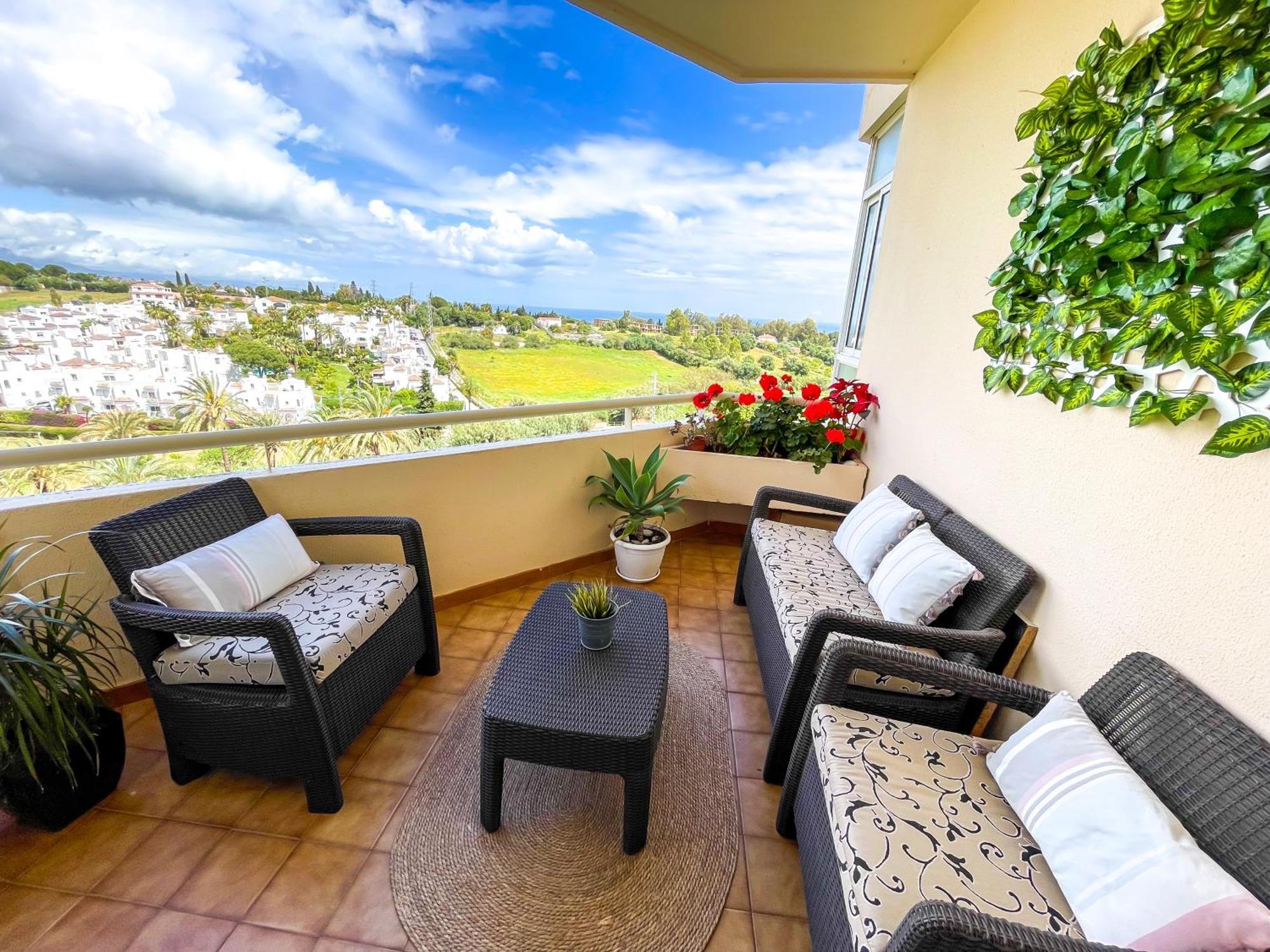 Modern Apartment With Terrace - 2 Min From The Beach Εστεπόνα Εξωτερικό φωτογραφία